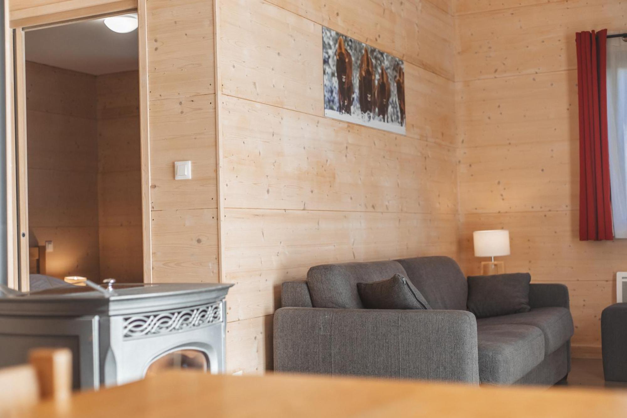 Les Bouviers Villa Saint-Denis  Bagian luar foto